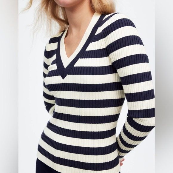 NEW Madewell V-Neck Sweater in Stripe, Navy & Ivory, Size Large - Picture 1 of 14
